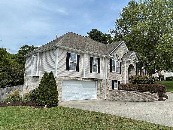 3rd image of 8011 Squirrel Wood Ct