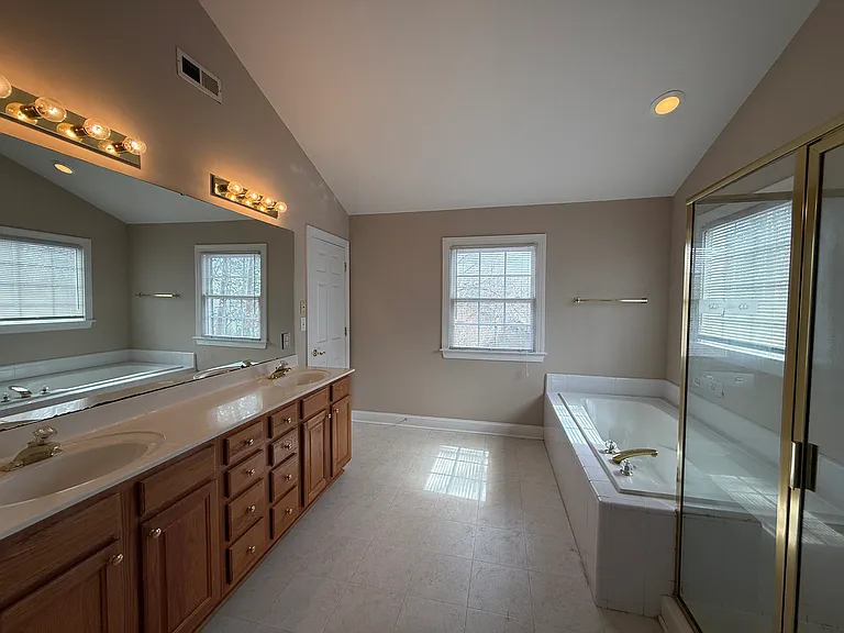 3993 N Lakeshore Rd — Photo 26