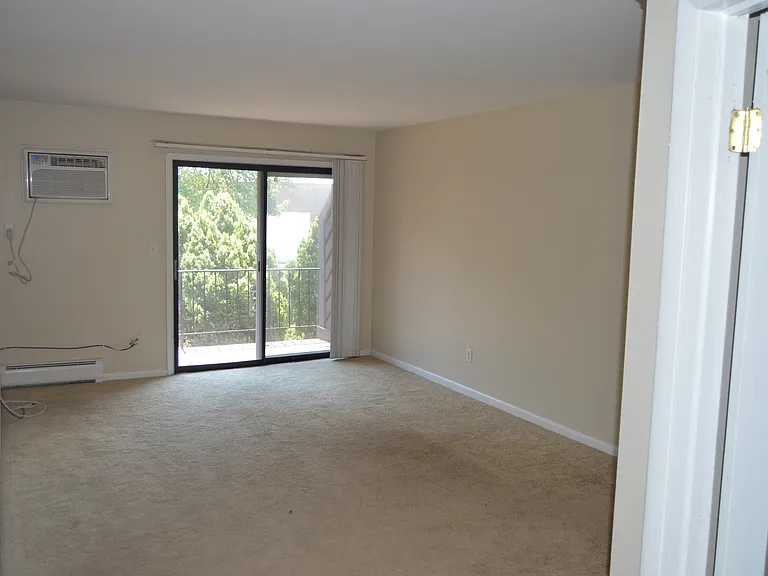 57 Washington Blvd #212 — Photo 5