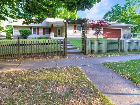3rd image of 101 Reba Dr
