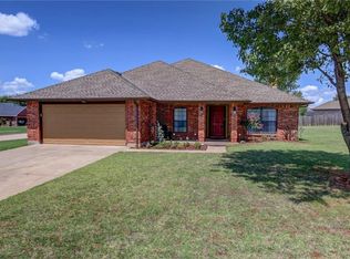 908 E Magnolia Ter, Mustang, OK 73064