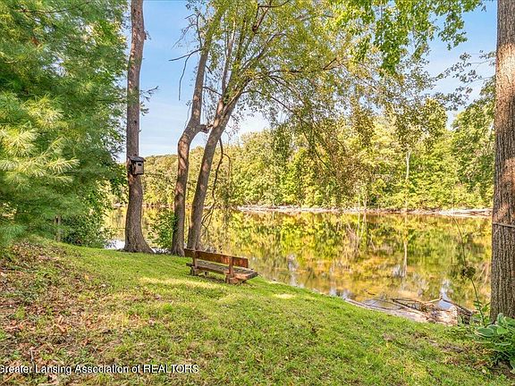 5th image of 5827 Grand River Dr