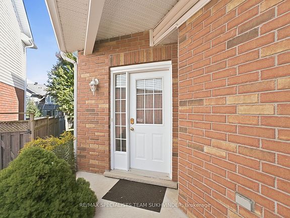 5th image of 44 Sinclair St