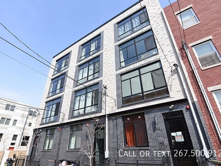535 N Budd St #2B — Photo 2