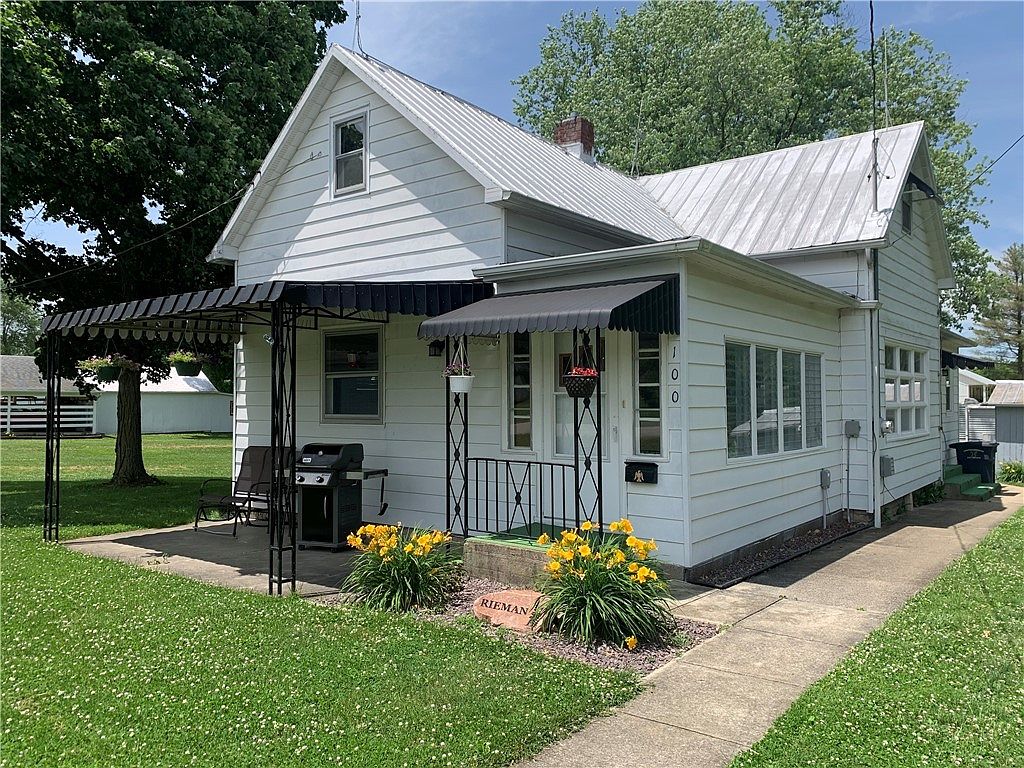 100 W Water St, Teutopolis, IL 62467 | Zillow