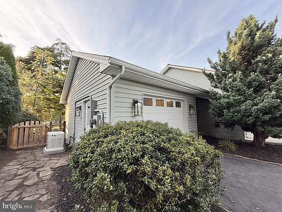 5th image of 398 Peace Pipe Ln