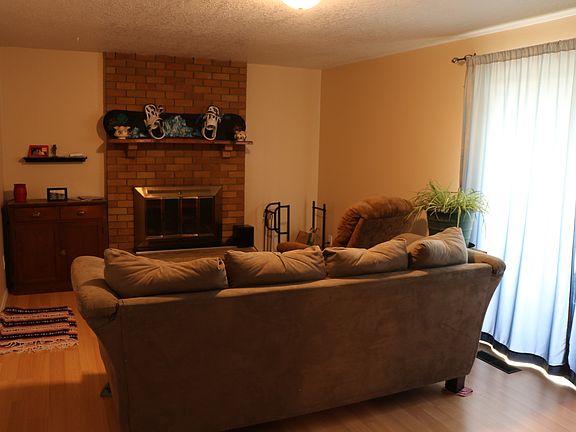 Extra living room, fireplace