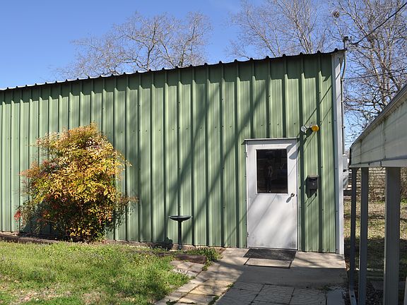 3rd image of 502 N Hill St