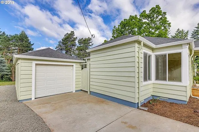 5810 SE Flavel Dr — Photo 2