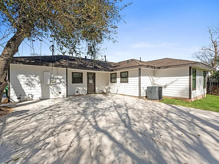 5326 Newkirk Ln — Photo 17
