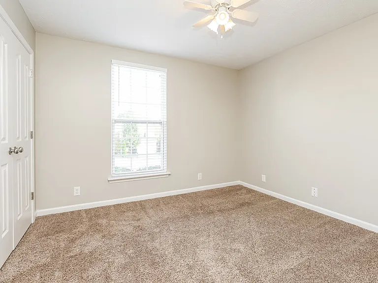 8864 Cressent Glen Ct — Photo 13