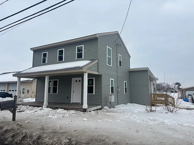 Building Photo - 292 Newport Rd