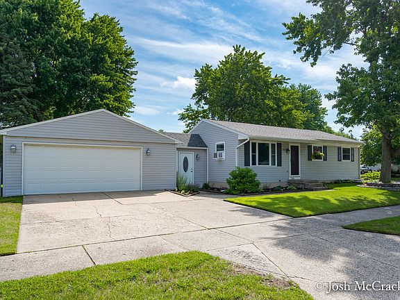 2nd image of 1405 Laurie Gail Dr