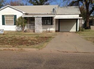 812 W 9th St, Plainview, TX 79072