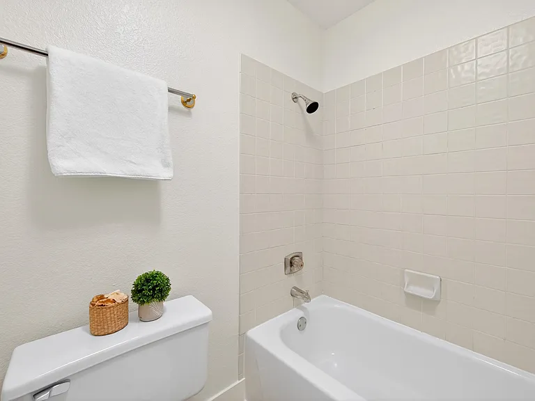 726 Buena Vista Pl — Photo 10