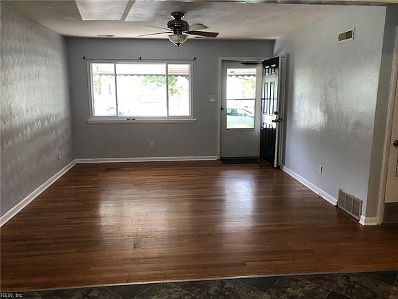 4th image of 1144 Clarence St