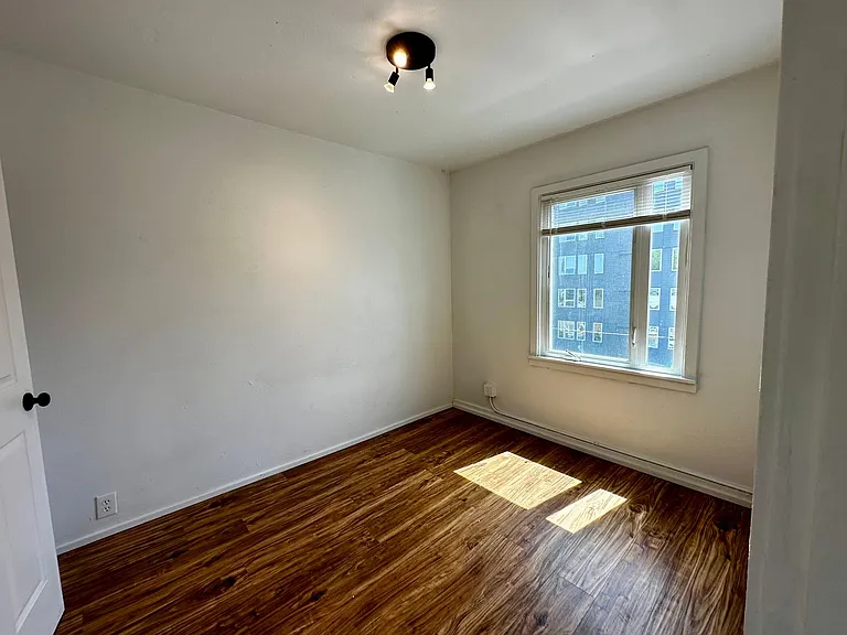Adams Apartments — Photo 14