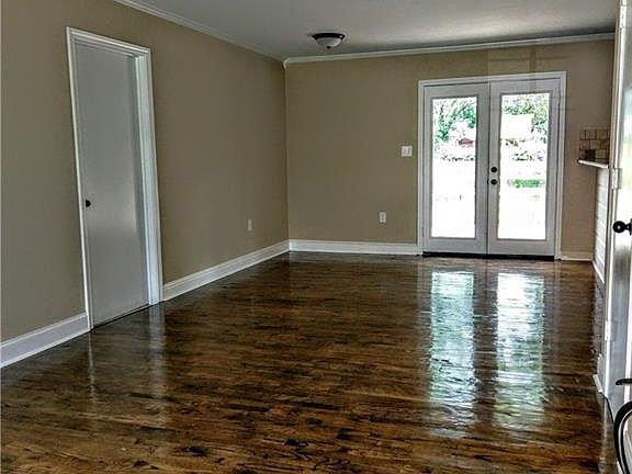 3rd image of 508 Lois St