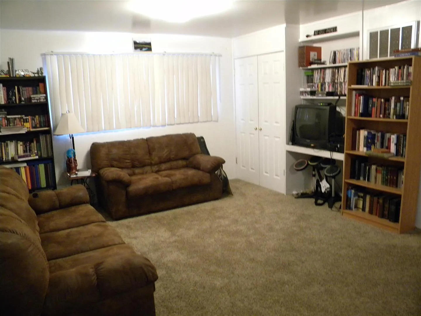Academy Arms Apartments — Photo 2