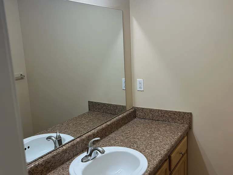 Foxcroft Apartments — Photo 15