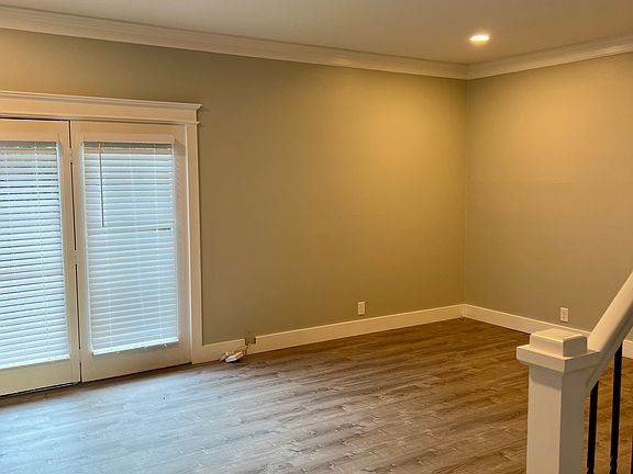3rd image of 2112 Blair Blvd APT 6
