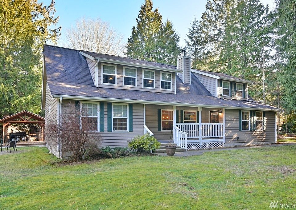 Country-like privacy but minutes from town!