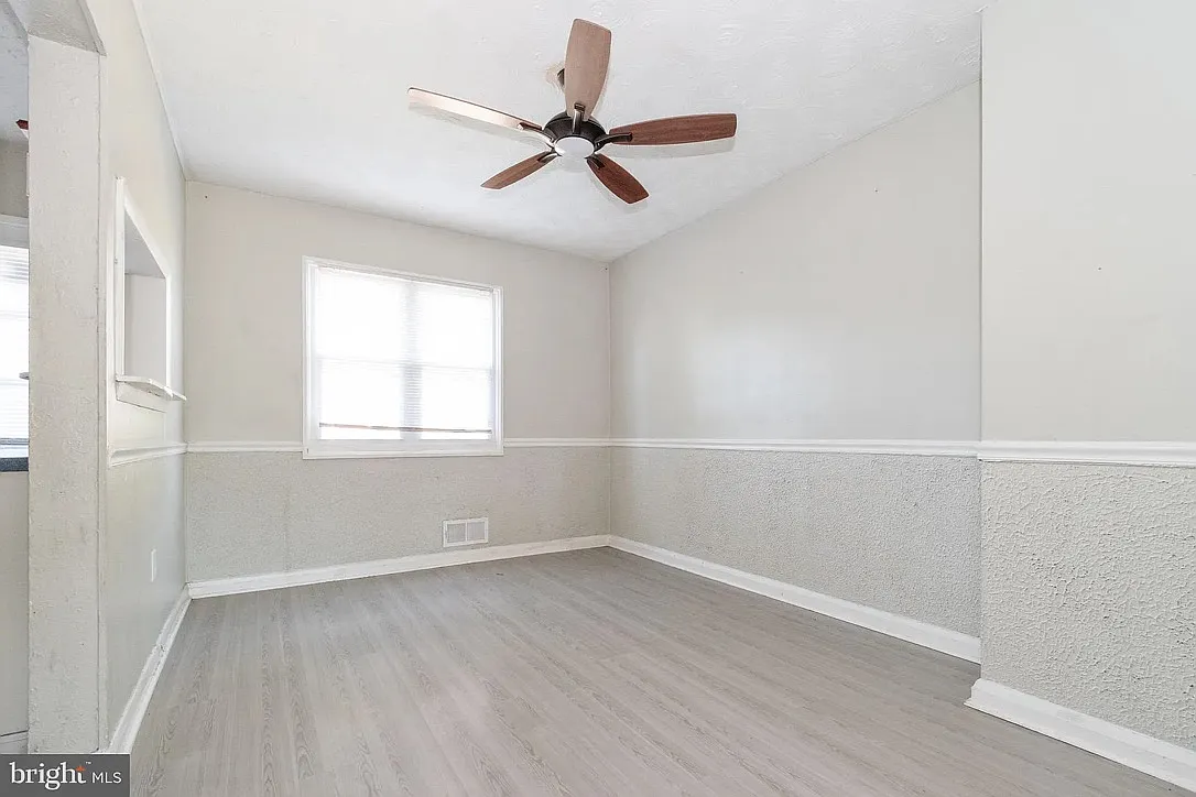 4 bed, 1008 sqft, $2,000 — Photo 2