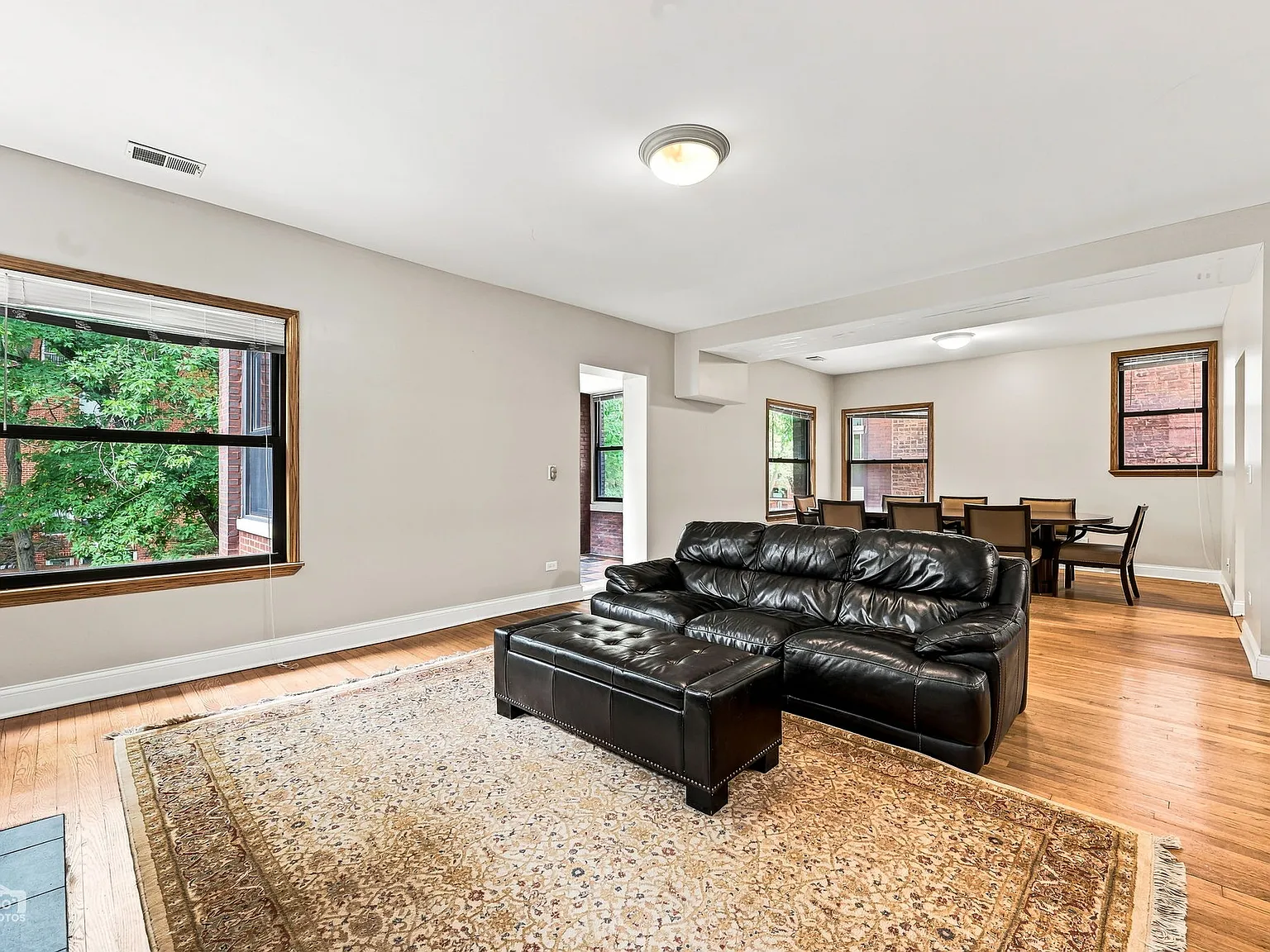 5 bed, 2500 sqft, $4,000 — Photo 4