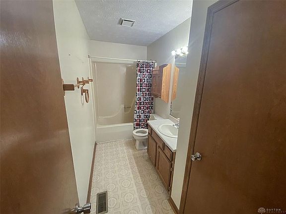 5th image of 2704 Saybrooke Dr