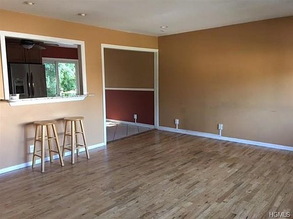 2nd image of 811 Jefferson Ave