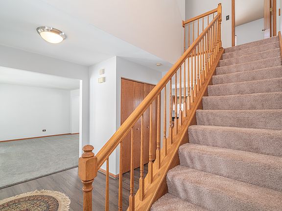 3rd image of 1216 Lakewood Cir