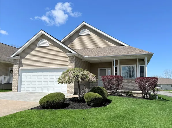 6245 Hayfield Cir, Erie, PA 16509