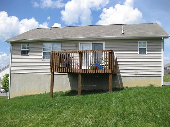 3rd image of 890 New Village Dr NW