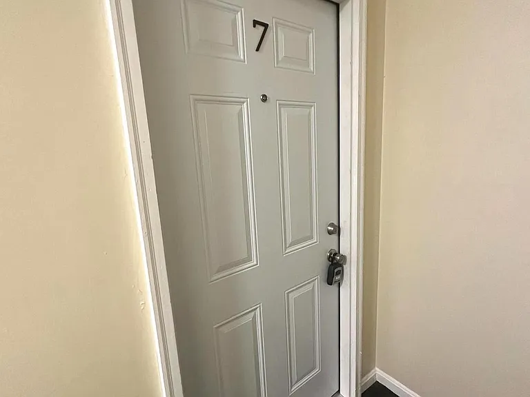 64 W Antietam St #7 — Photo 3