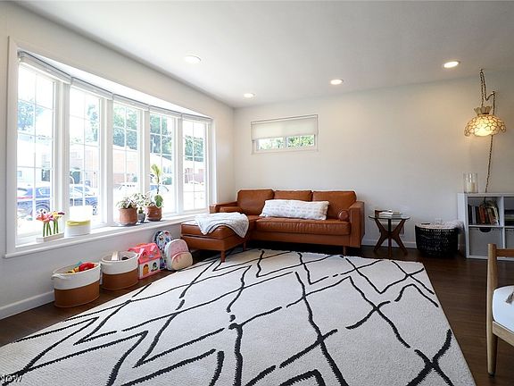 5th image of 3022 Whitehaven Blvd