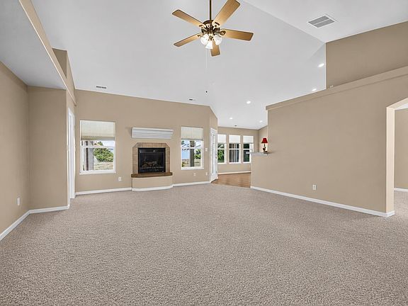 5th image of 2860 Rock Creek Dr