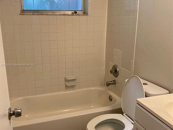 5th image of 1041 NW 25th Ave #1