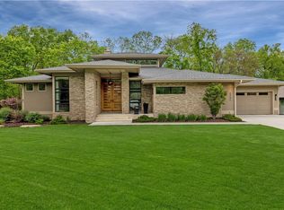 6251 Enclave Cir, Johnston, IA 50131