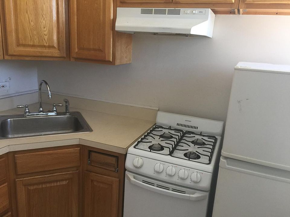 2nd image of 160 E 4th St APT 1F