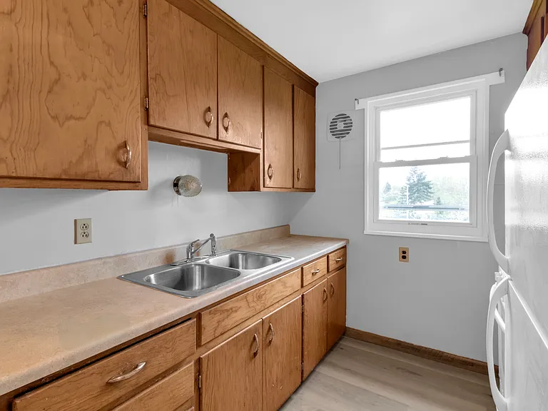 833 Millersport Hwy #4 — Photo 6