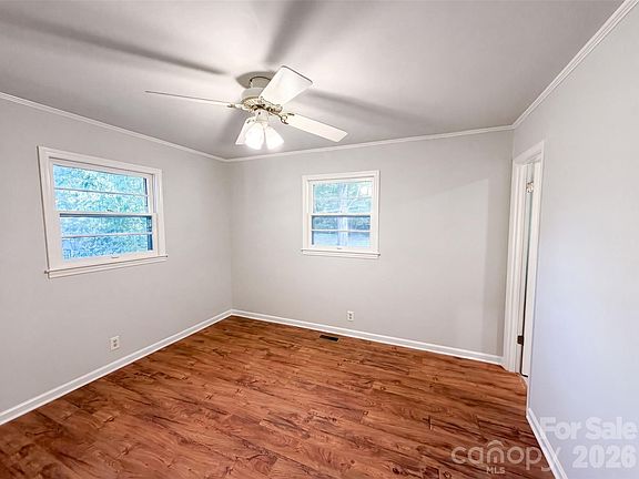 4th image of 120 Riley Rd