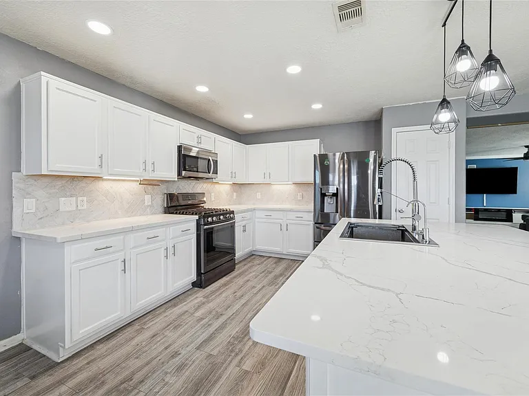 12223 Windsor Bay Ct — Photo 14