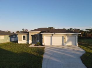 70 Par View Rd, Rotonda West, FL 33947