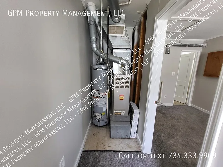 24154 Dartmouth St — Photo 8
