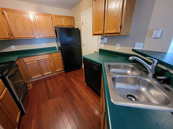 4th image of 746 Liberty Village Dr