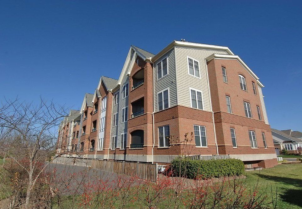 1st image of 13890 Chelmsford Dr APT 207