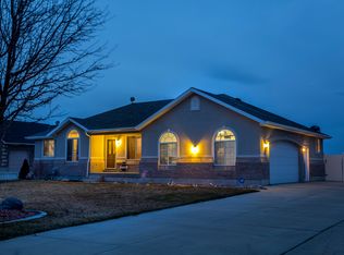 1019 E Waddell St, Eagle Mountain, UT 84005