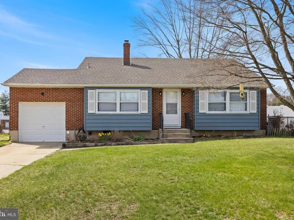 116 Lucas Dr, Bordentown, NJ 08505