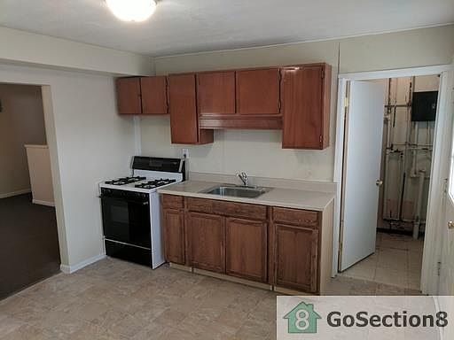 5th image of 942 N Central Dr
