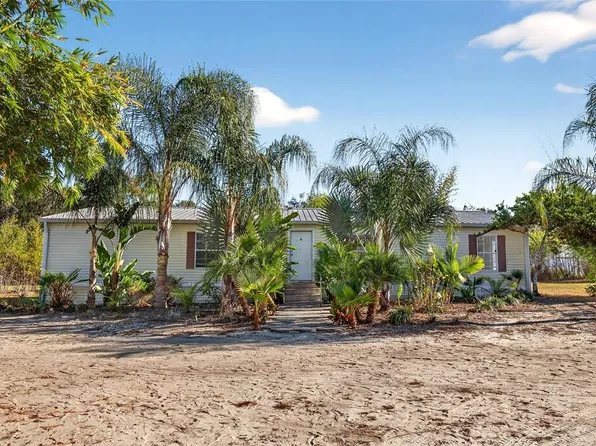 14831 SE 135th St, Eastlake Weir, FL 32133